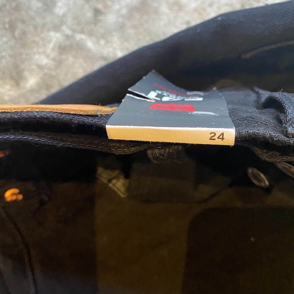 Black Levi's Denim Shorts 24 - Picture 2 of 5